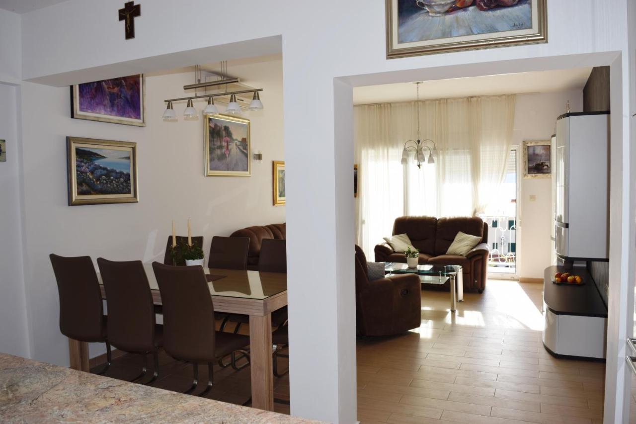 Rosemary Apartments Duće المظهر الخارجي الصورة